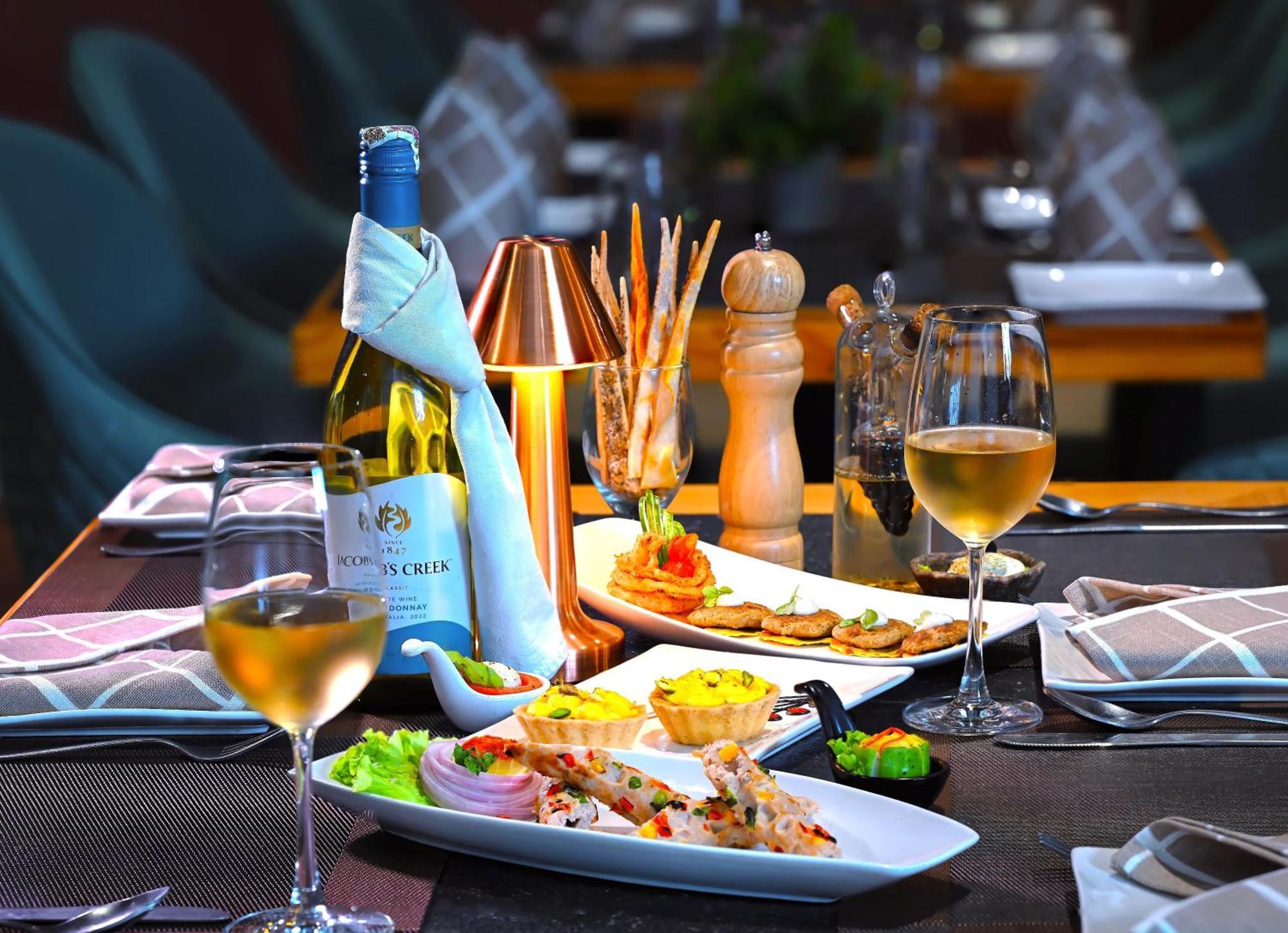 Golden Tulip Agra Otel Agra  Dış mekan fotoğraf